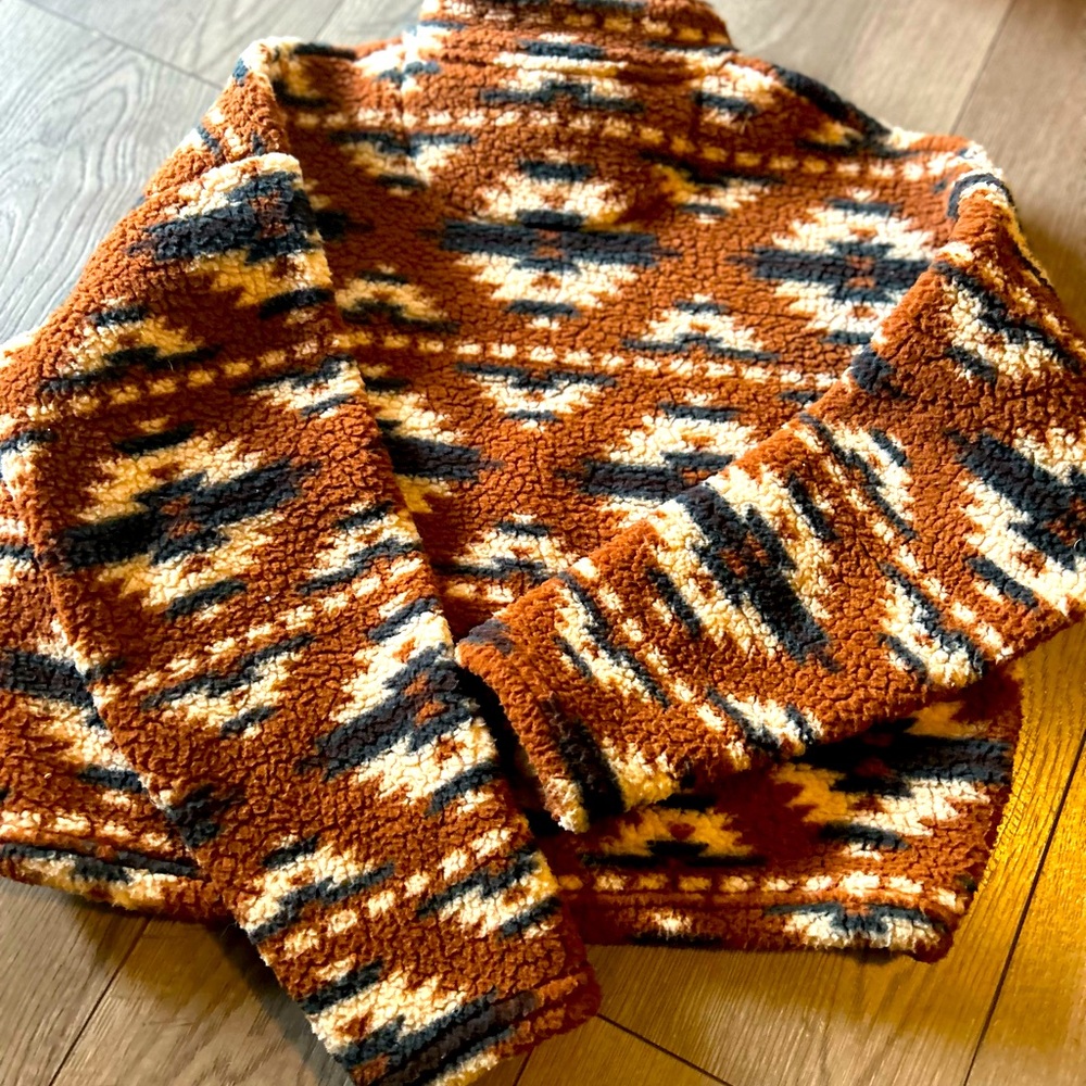 American Eagle Fleece Crop Top Sweater